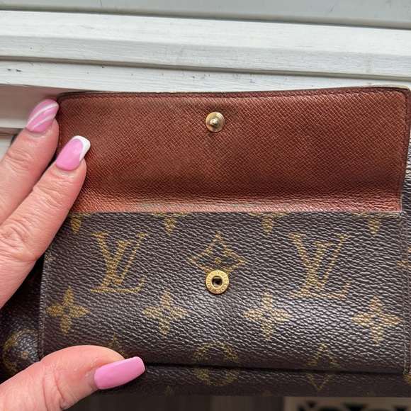 Louis Vuitton Vintage Wallet - Picture 8 of 9